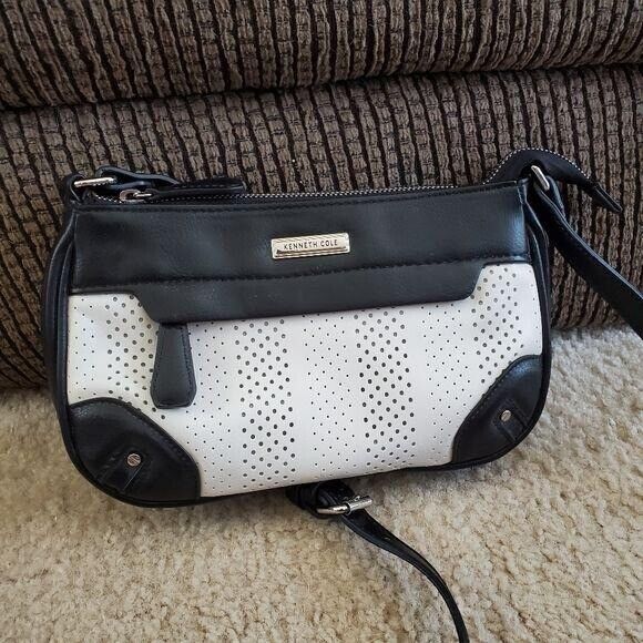 Kenneth Cole black and cream crossbody bag - Picture 1 of 9